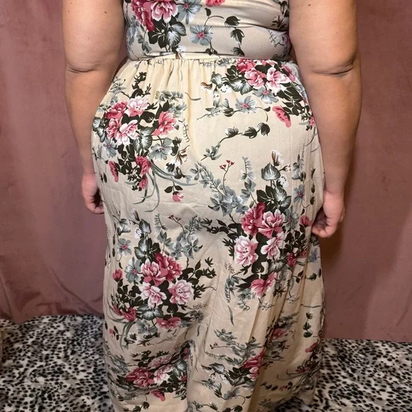 Floral Button-Front Cream Maxi Dress with Pink Blooms - Picture 4 of 6